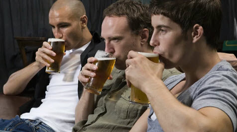 Men drinking beer